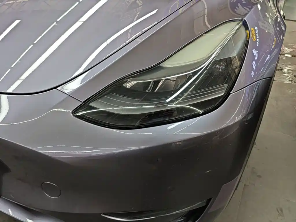 Tesla Model Y — миниатюра 24