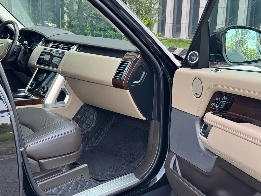 Land Rover Range Rover — миниатюра 24