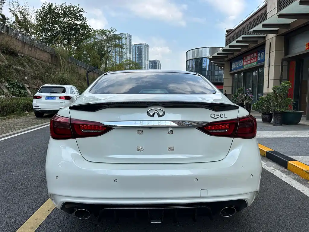 Infiniti Q50L 2018 2.0T V