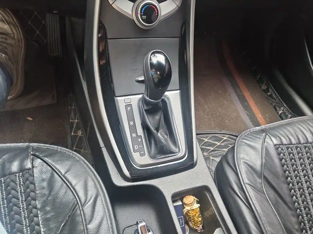 Hyundai Elantra Langdong — миниатюра 7