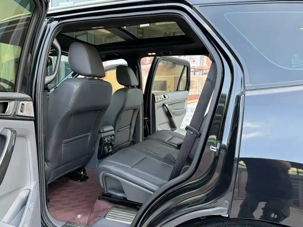 Ford Everest — миниатюра 8