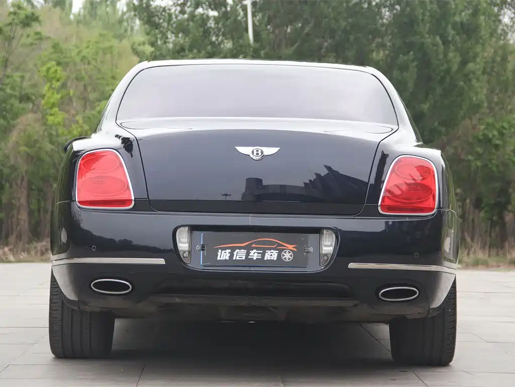 Bentley Flying Spur — миниатюра 8