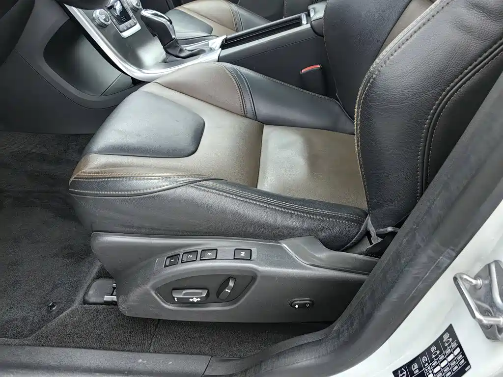 Volvo XC60 — миниатюра 20
