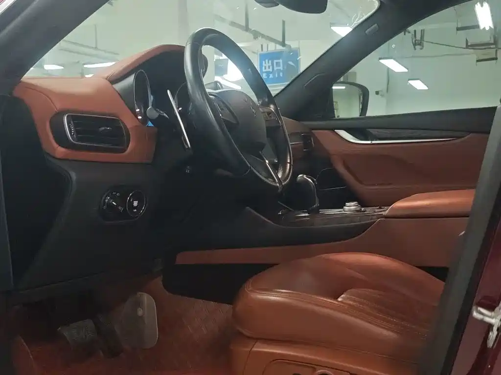 Maserati Levante — миниатюра 6