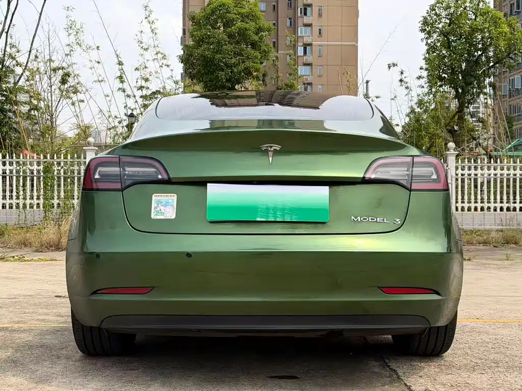 Tesla Model 3 — миниатюра 11