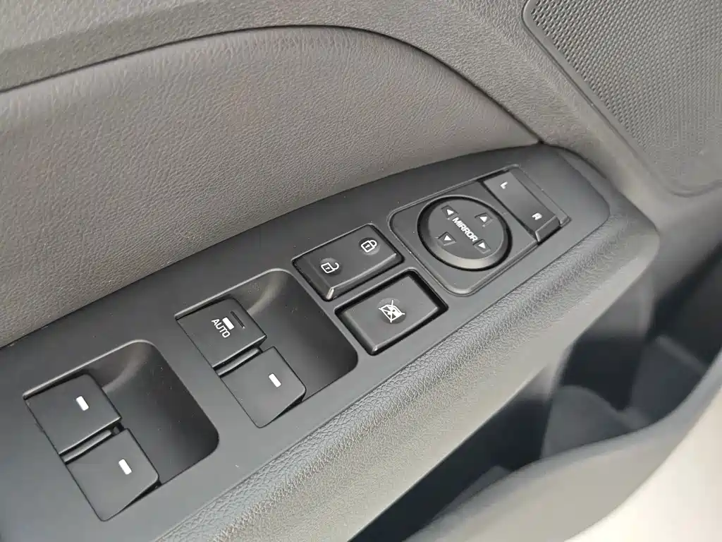 Hyundai Elantra — миниатюра 24