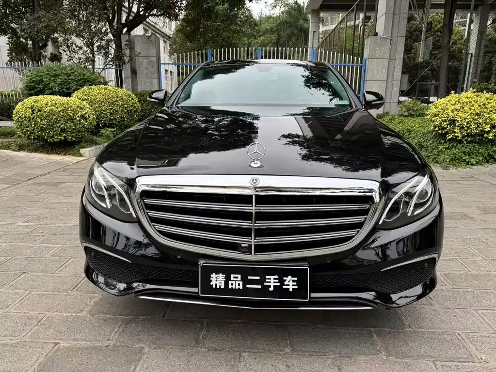 Mercedes-Benz E-Class — миниатюра 2