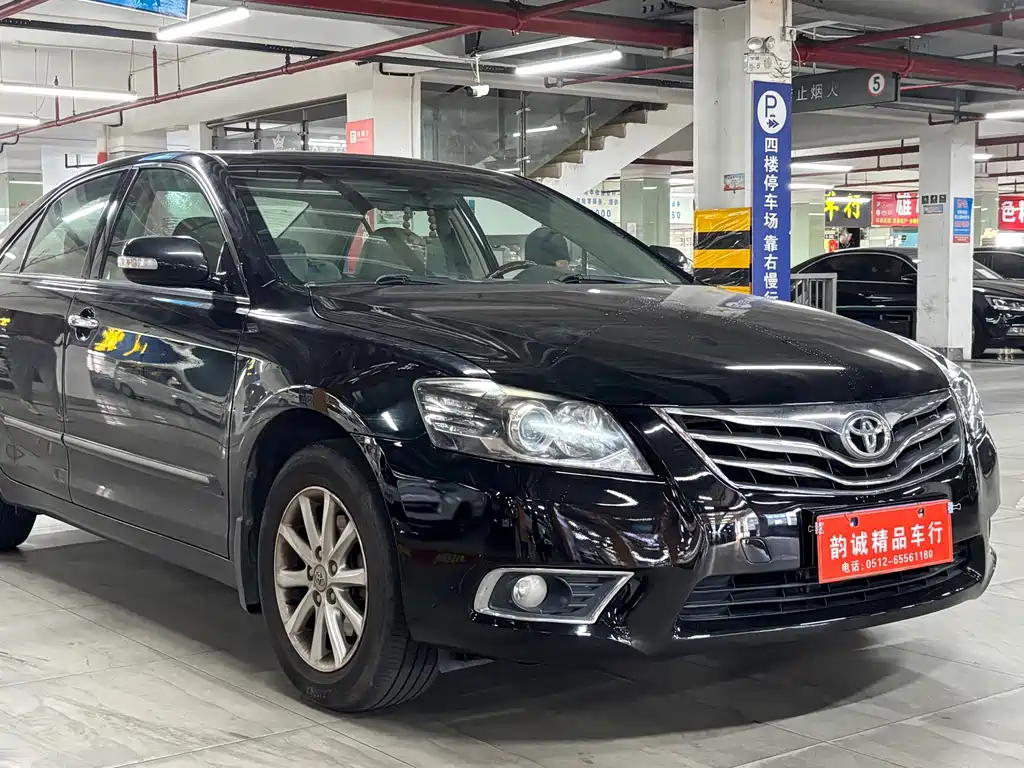 Toyota Camry — миниатюра 6