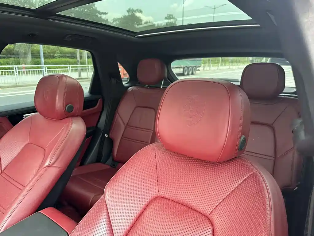 Porsche Cayenne Hybrid — миниатюра 12