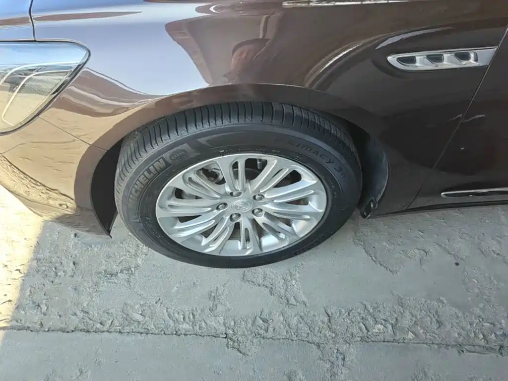 Buick LaCrosse — миниатюра 23