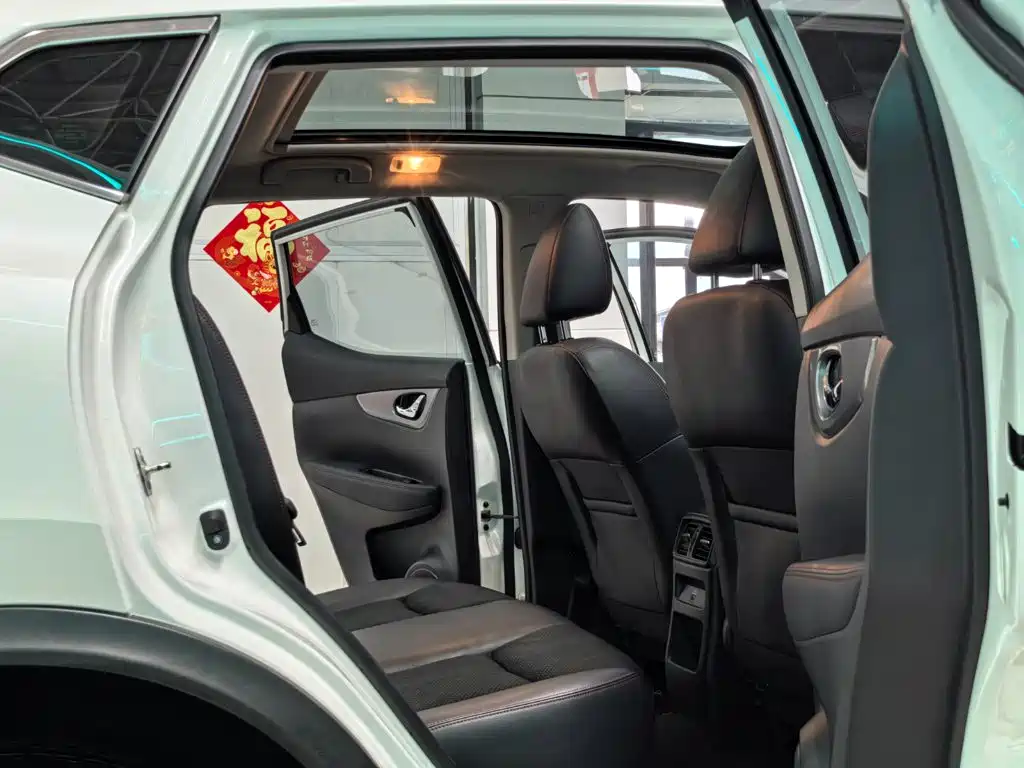 Nissan Qashqai — миниатюра 7