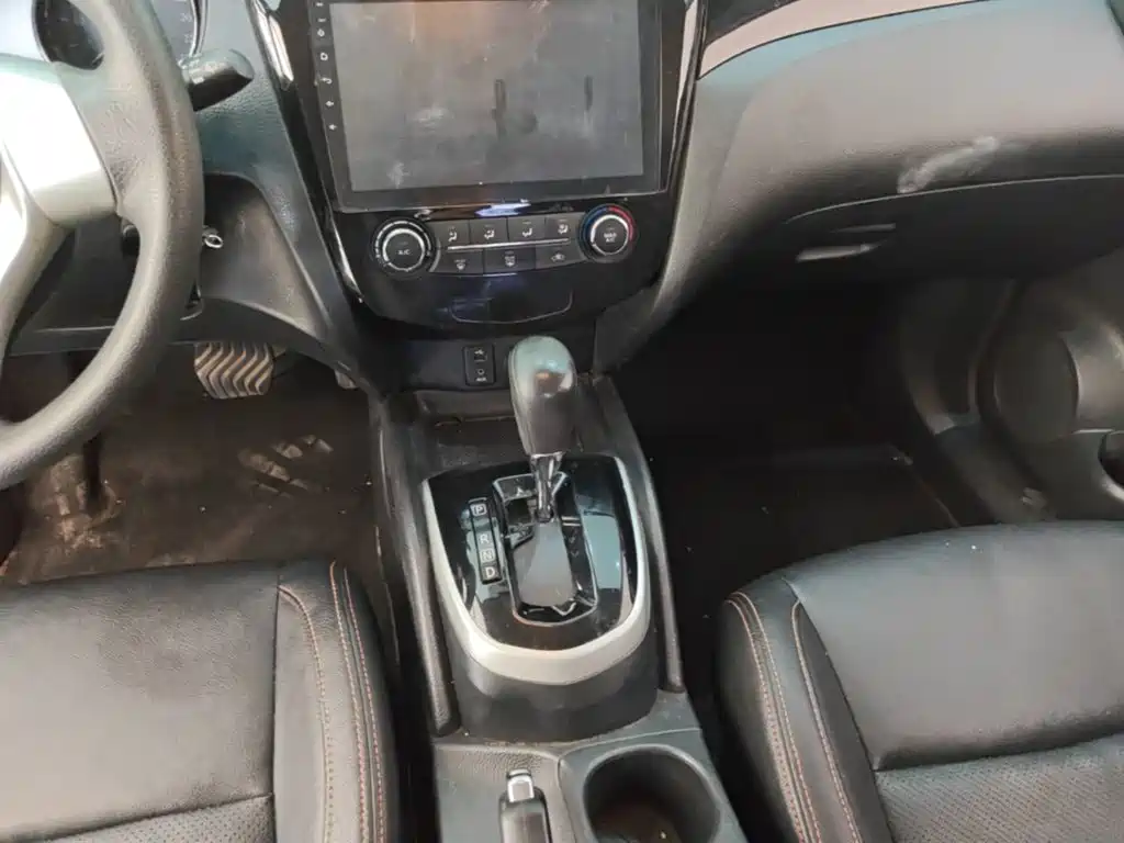 Nissan Qashqai — миниатюра 14