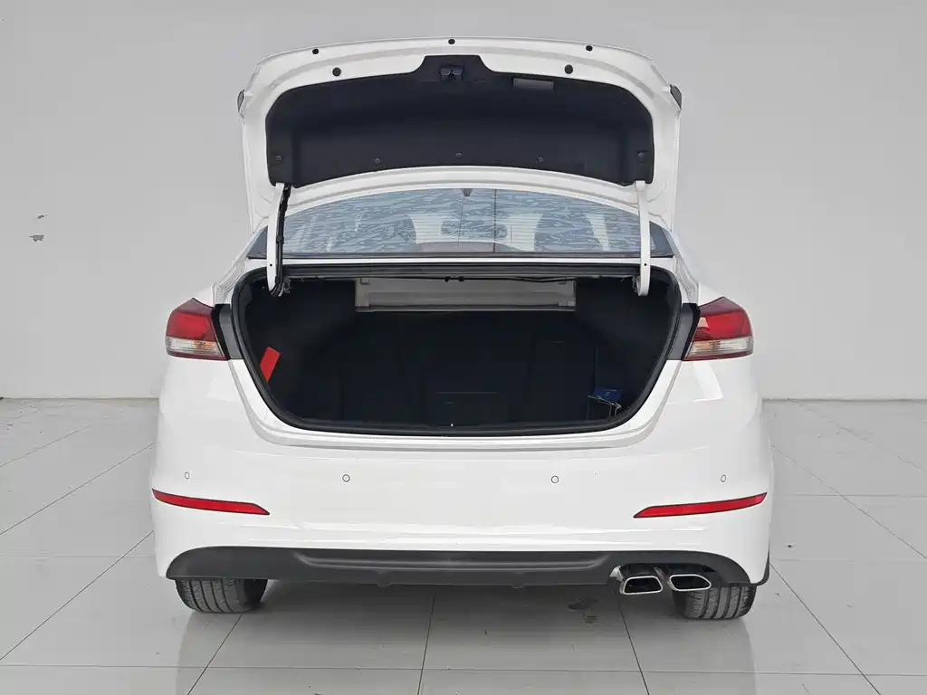 Hyundai Elantra — миниатюра 19