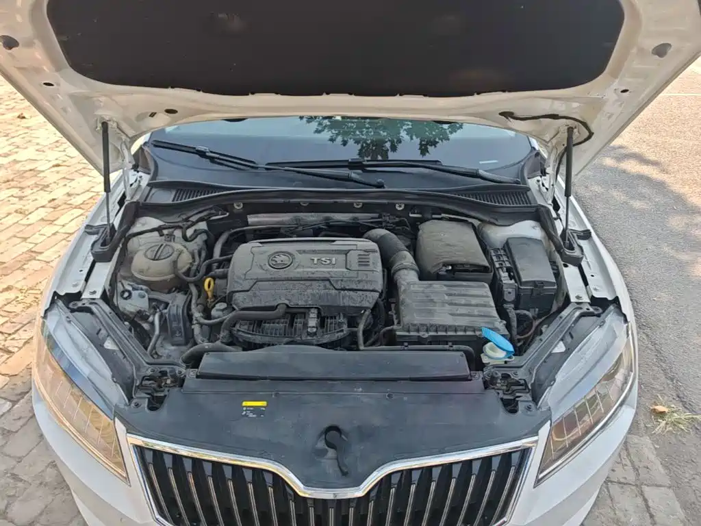 Skoda Superb — миниатюра 20