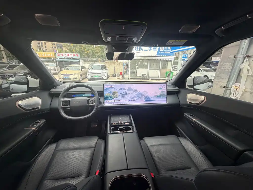Lynk & Co 900 — миниатюра 5