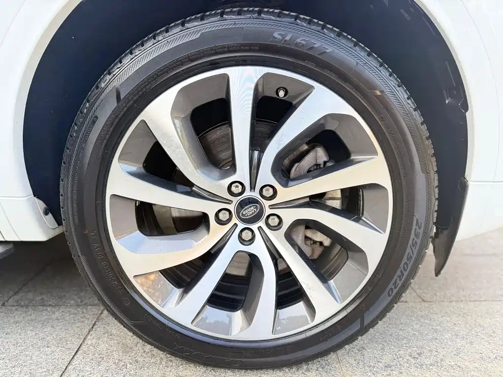 Land Rover Discovery Sport — миниатюра 17