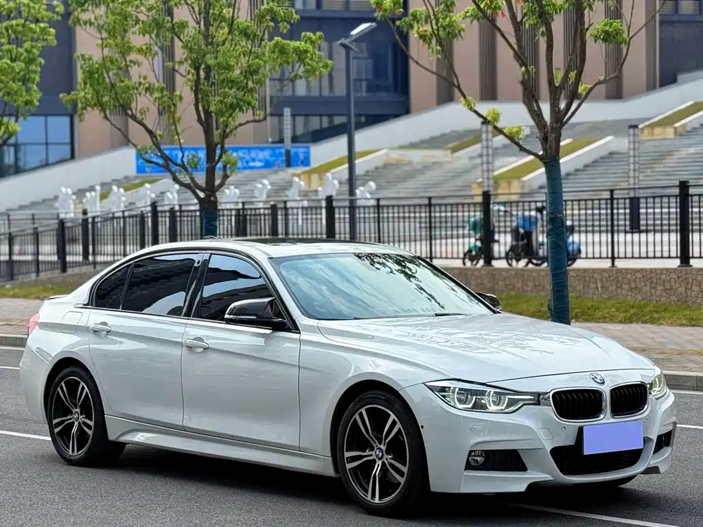 BMW 3 Series — миниатюра 3