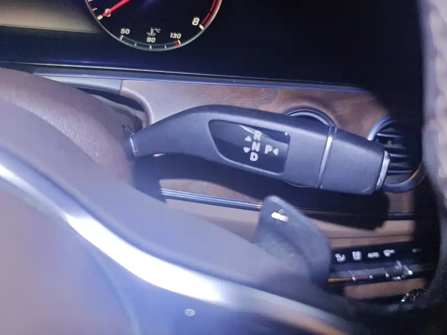 Mercedes-Benz E-Class — миниатюра 16