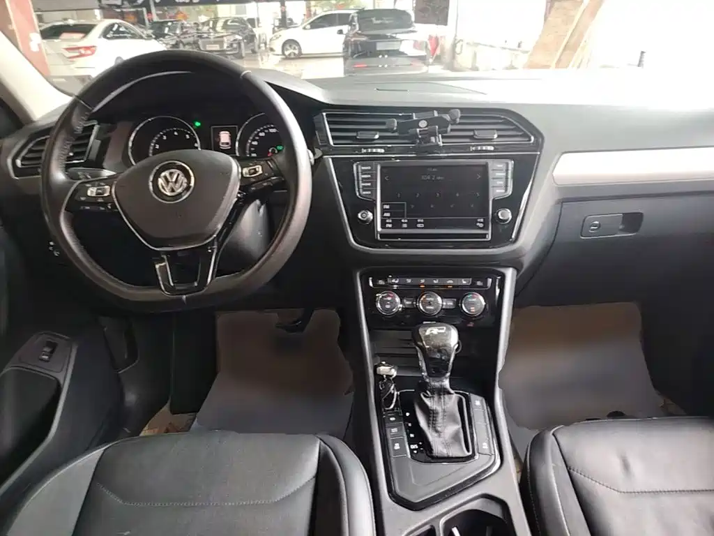 Volkswagen Tiguan L — миниатюра 10