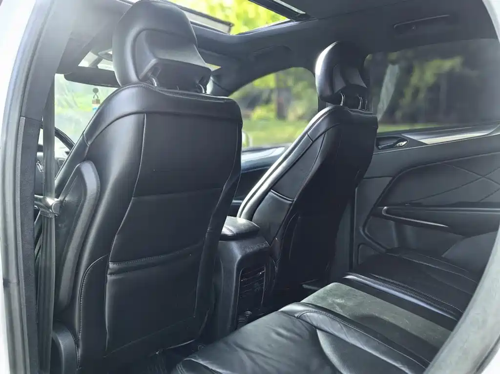 Lincoln MKC — миниатюра 13