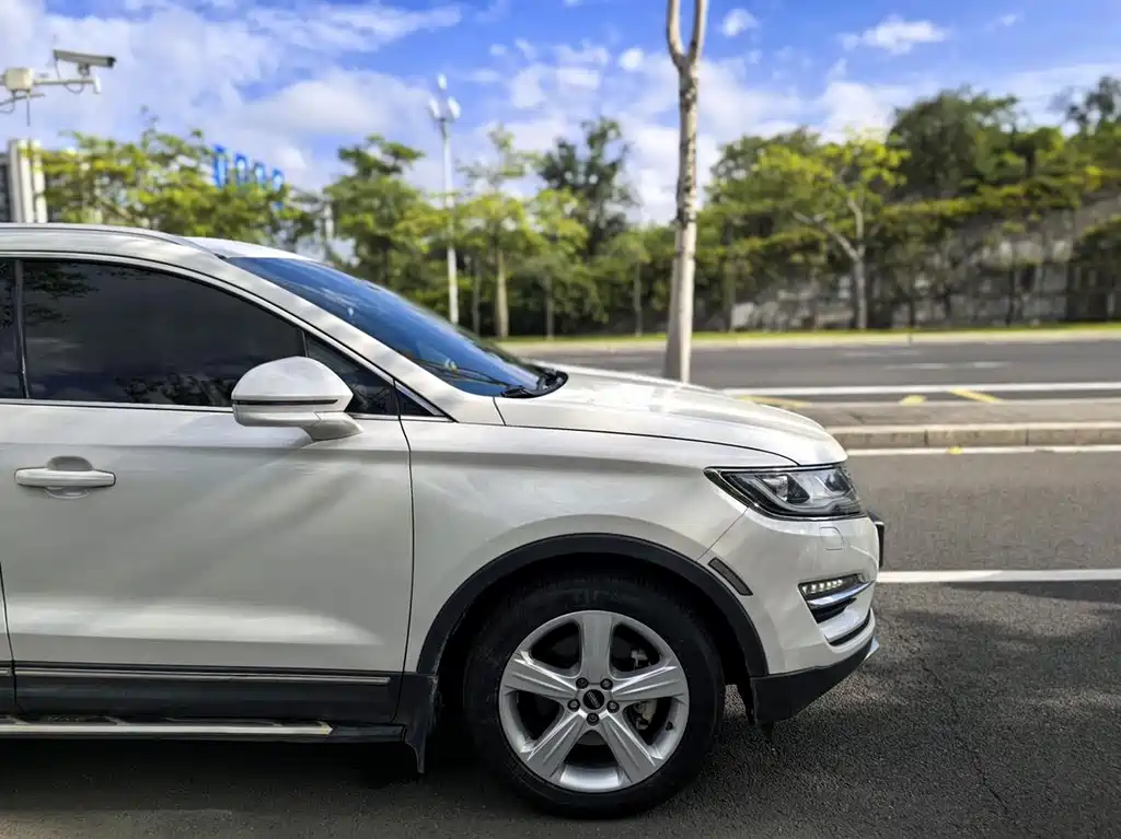 Lincoln MKC — миниатюра 18