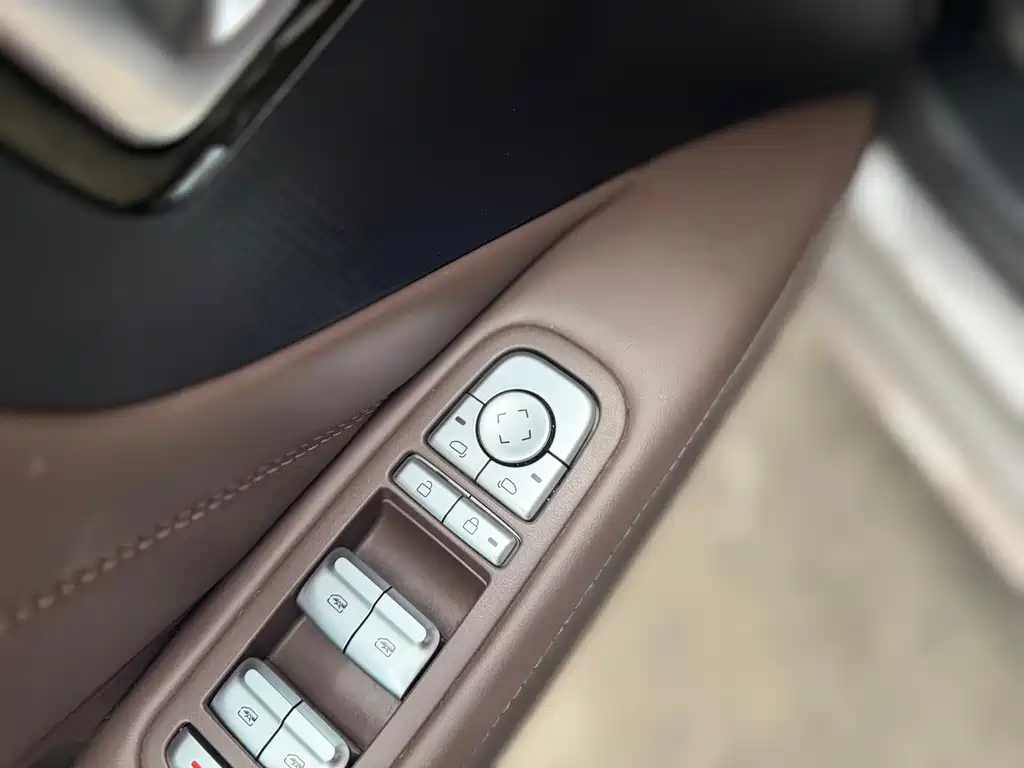 Wuling Xingguang 730 New Energy — миниатюра 9