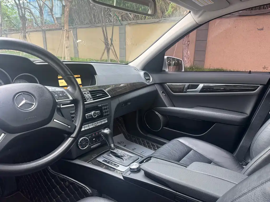 Mercedes-Benz C-Class — миниатюра 16