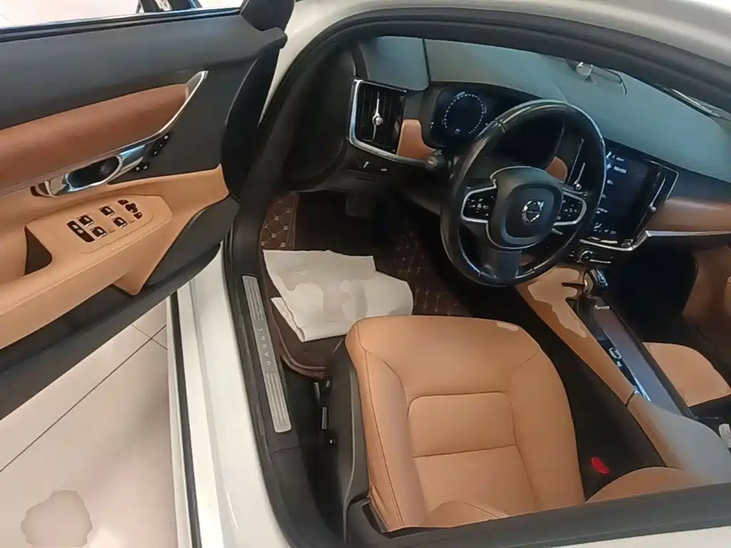 Volvo S90 — миниатюра 16