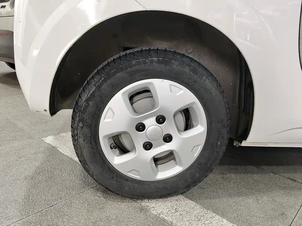 Roewe Clever — миниатюра 18