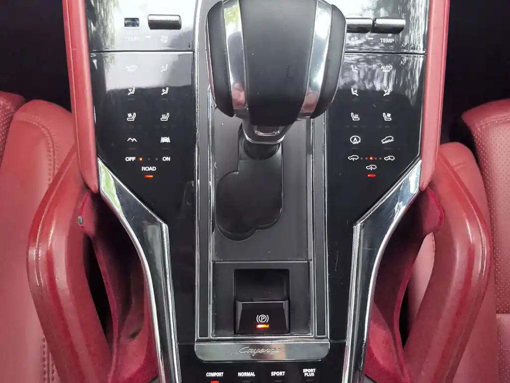 Porsche Cayenne — миниатюра 14