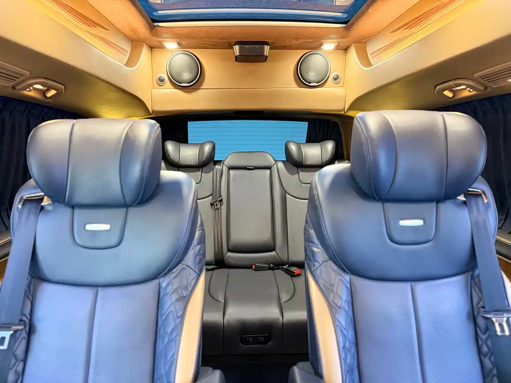 Mercedes-Benz V-Class — миниатюра 22