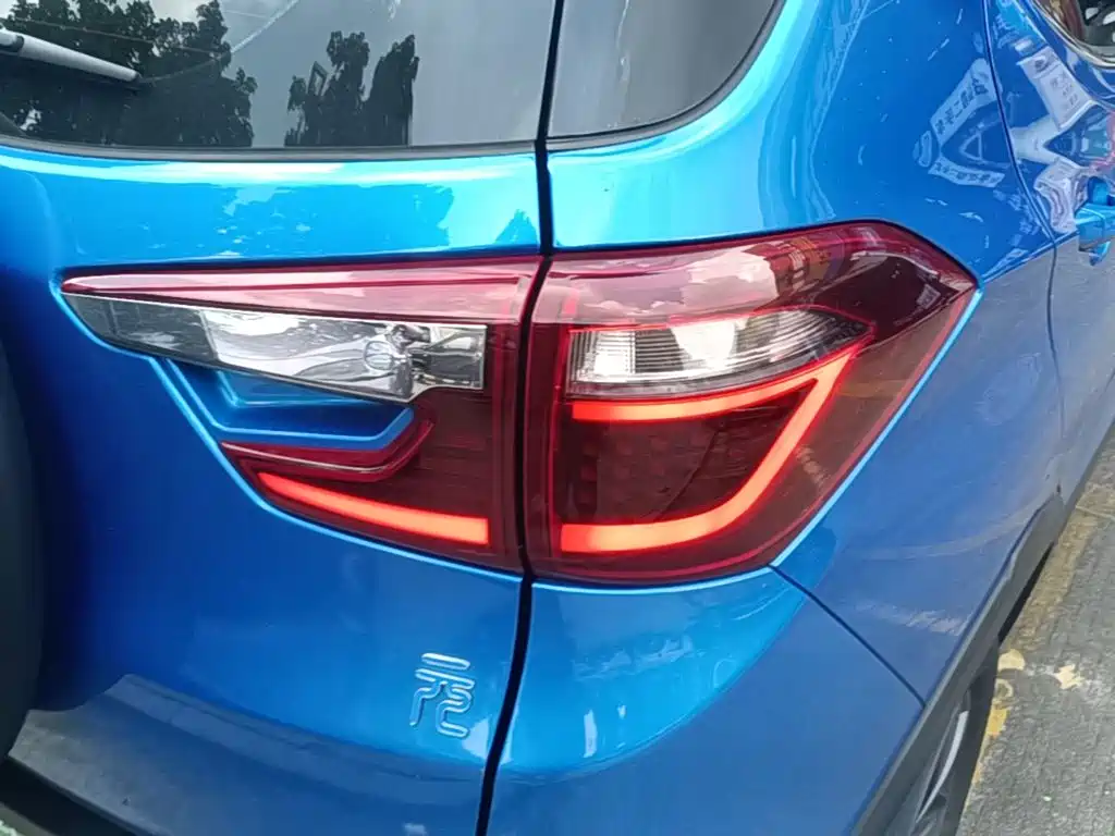 BYD Yuan EV — миниатюра 8