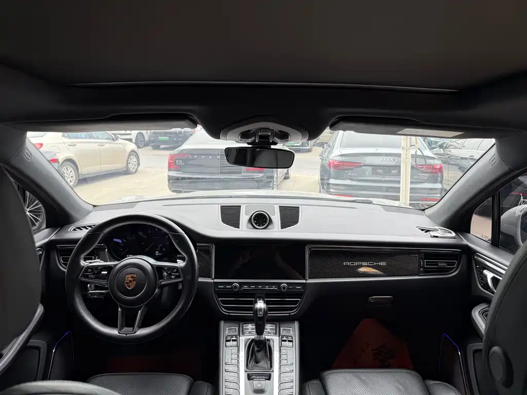 Porsche Macan — миниатюра 13