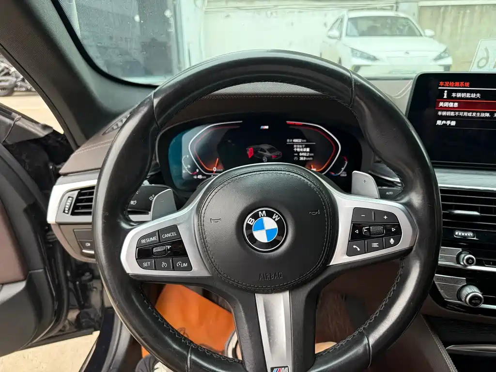 BMW 5 Series — миниатюра 16
