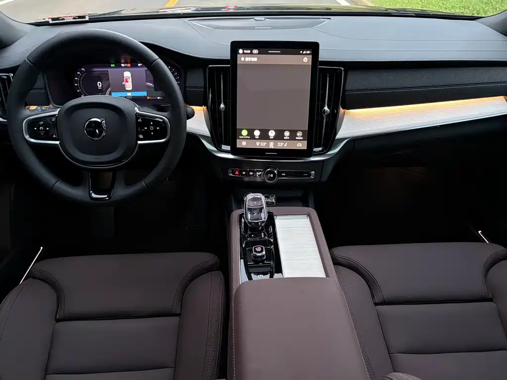 Volvo S90 — миниатюра 10