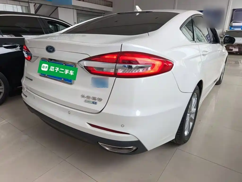 Ford Mondeo — миниатюра 7