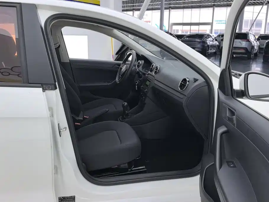 Volkswagen Jetta — миниатюра 8