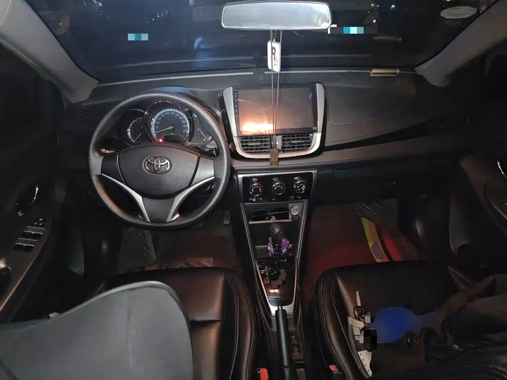 Toyota Yaris L — миниатюра 6