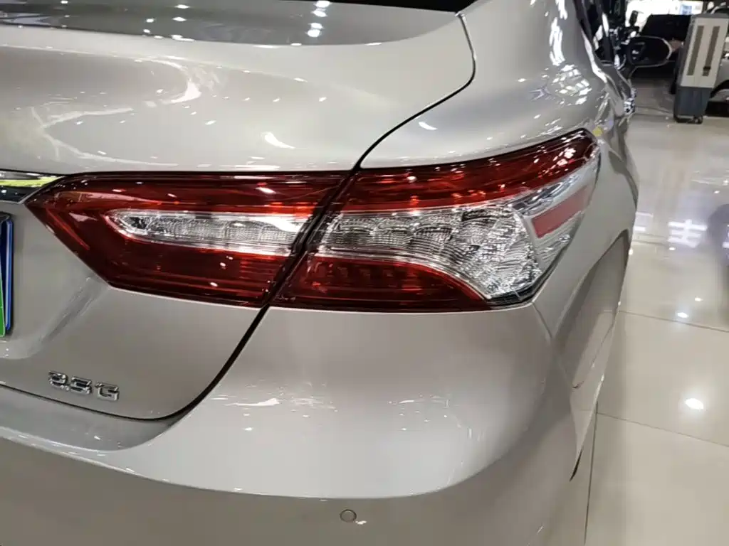 Toyota Camry — миниатюра 8
