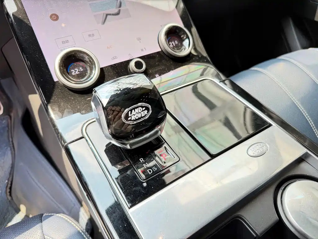 Land Rover Velar — миниатюра 8
