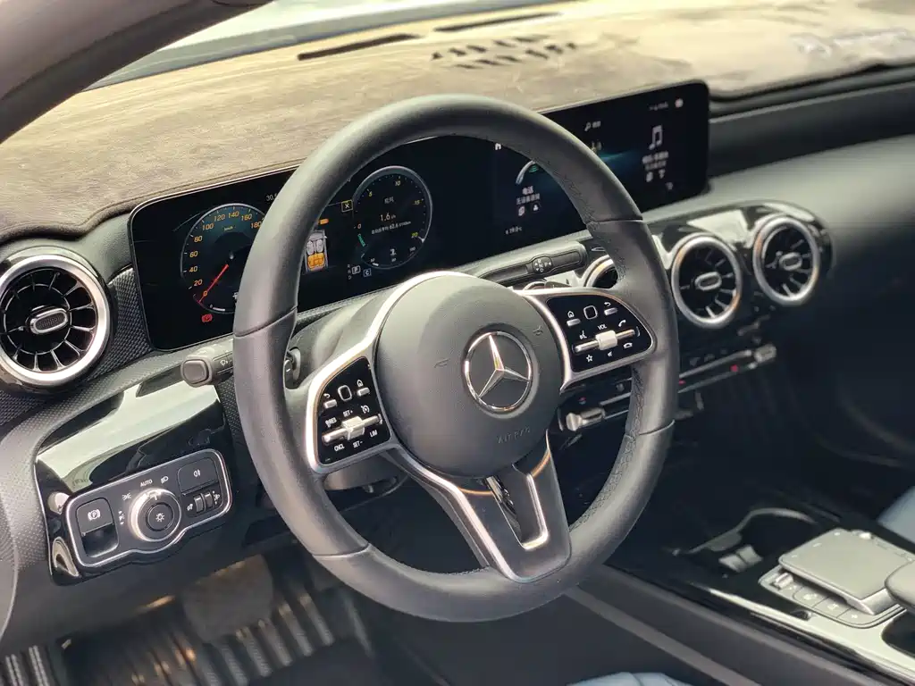 Mercedes-Benz A-Class — миниатюра 10