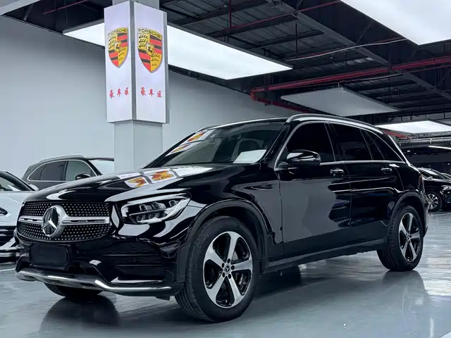 MERCEDES-BENZ GLC