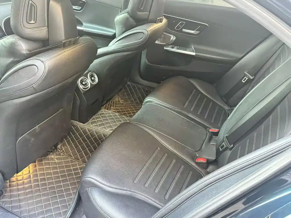 Mercedes-Benz C-Class — миниатюра 5