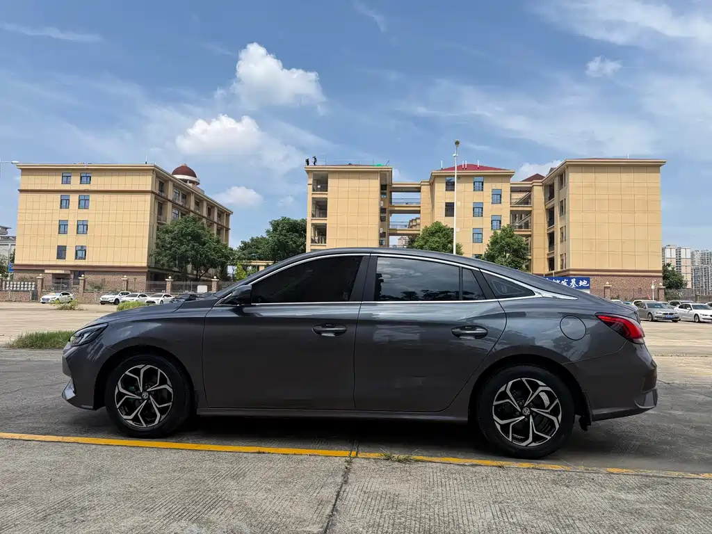 MG MG5 - фото 10