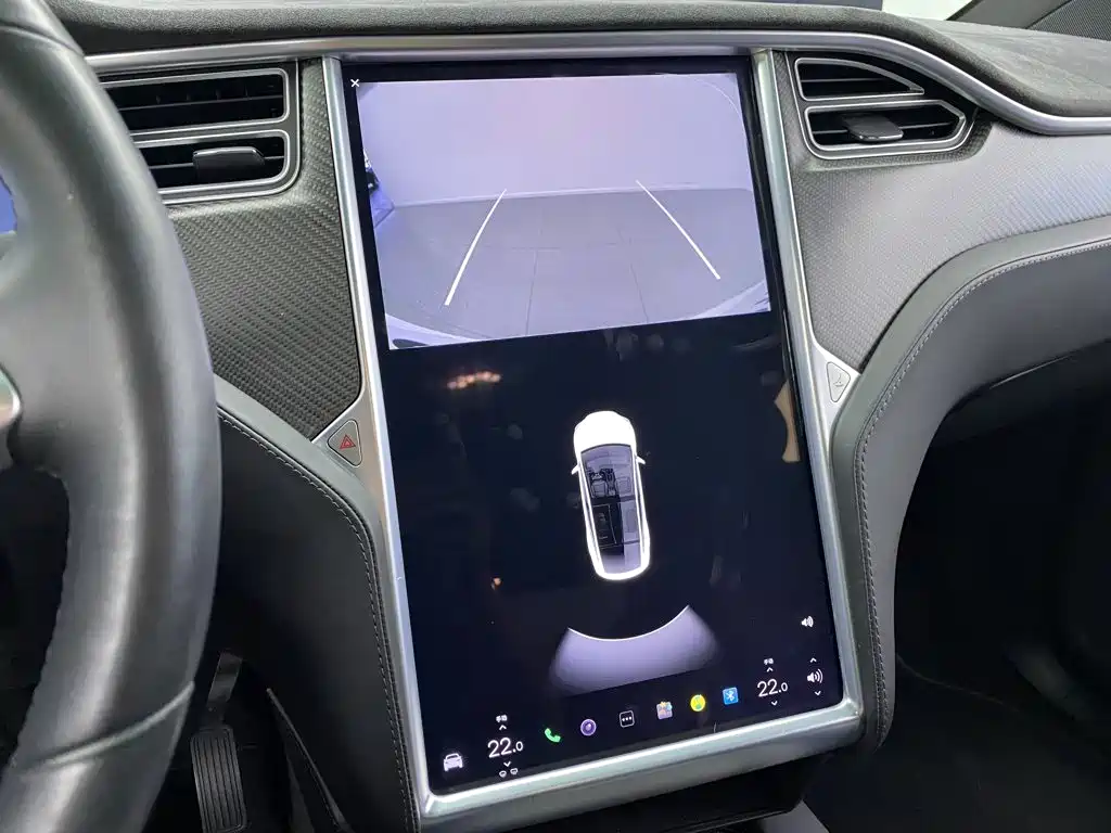 Tesla Model X — миниатюра 23