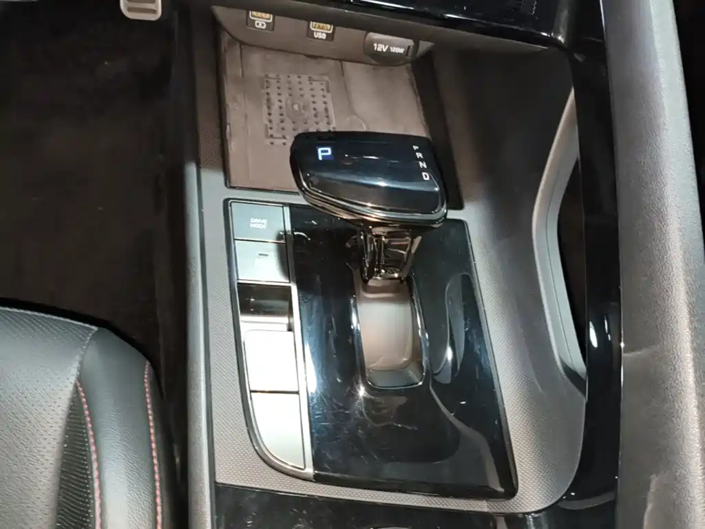 Hyundai Elantra — миниатюра 14