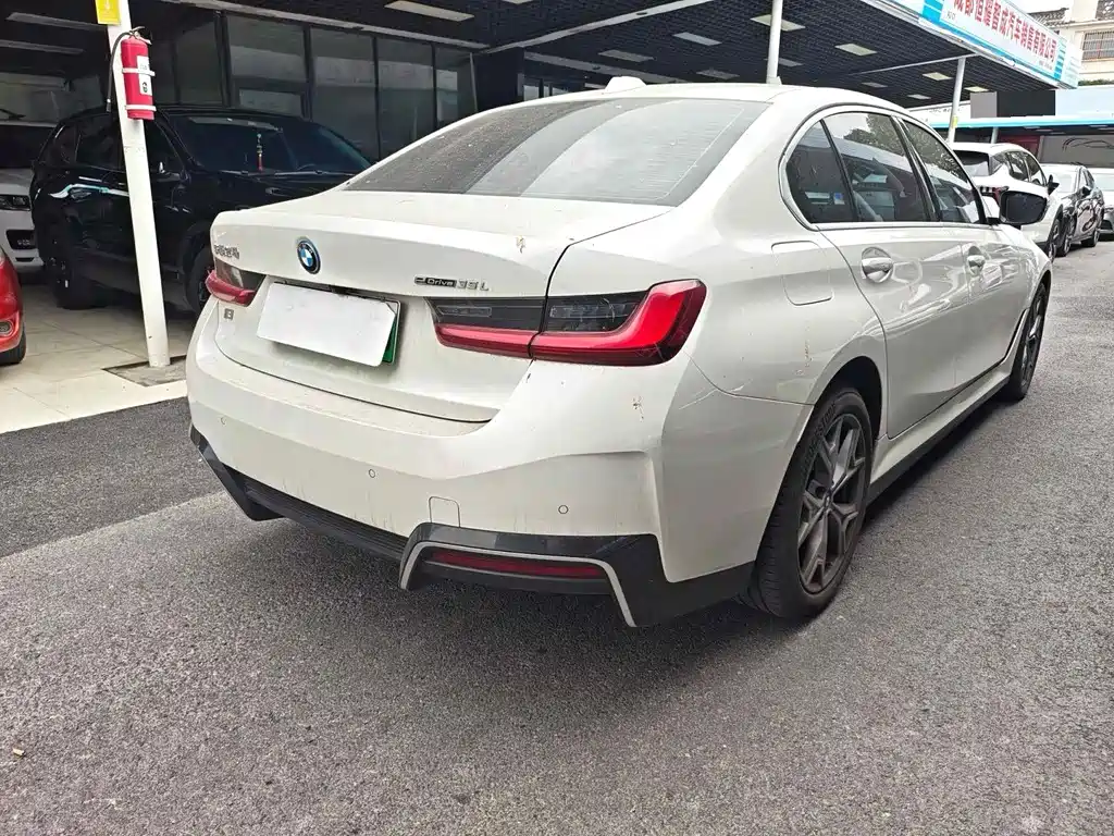 BMW i3 — миниатюра 6