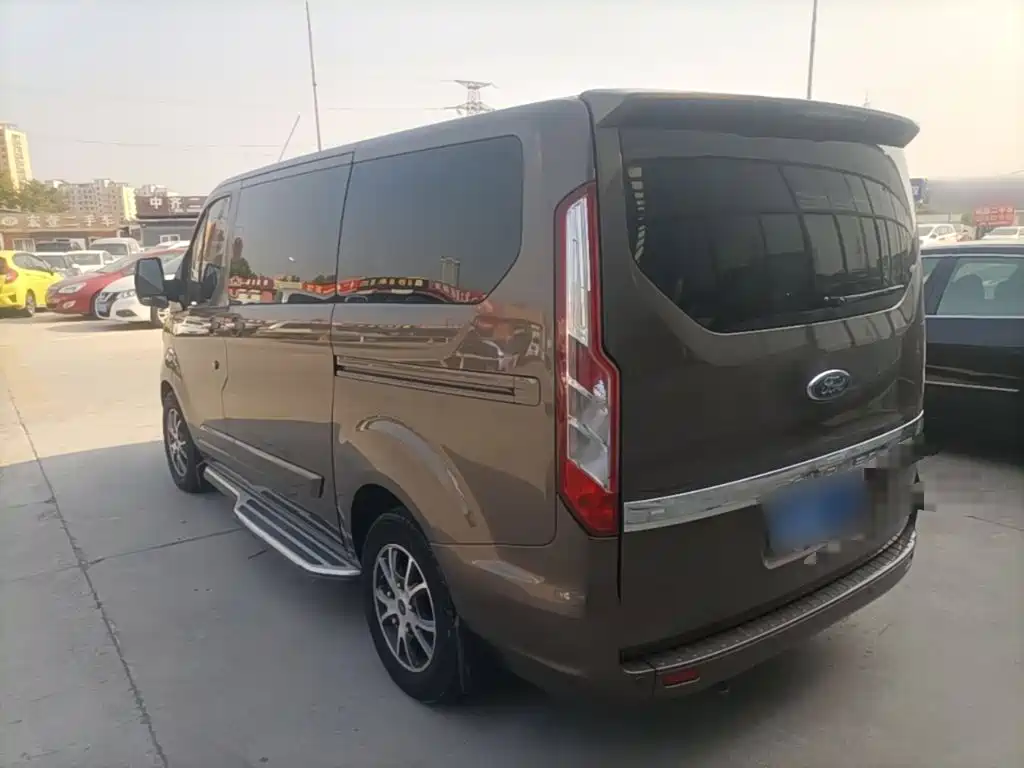 Ford Tourneo — миниатюра 5