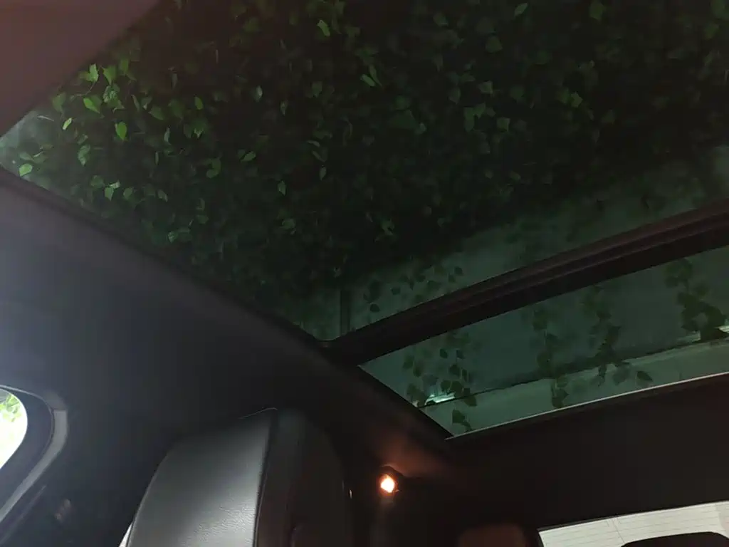 Porsche Macan — миниатюра 18