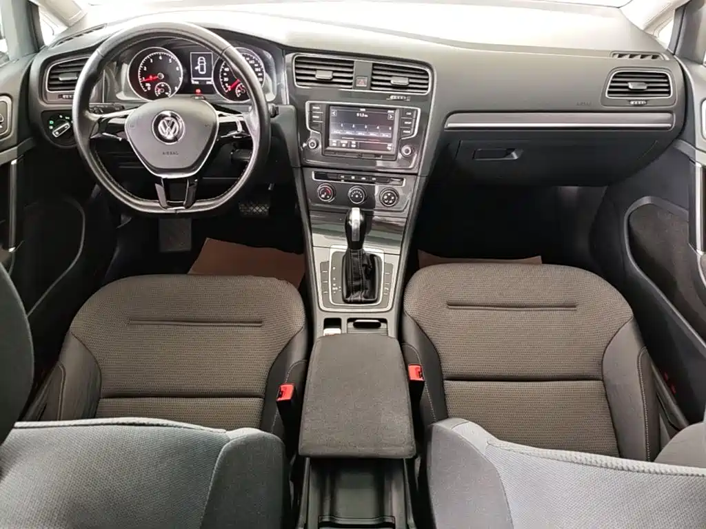 Volkswagen Golf — миниатюра 10